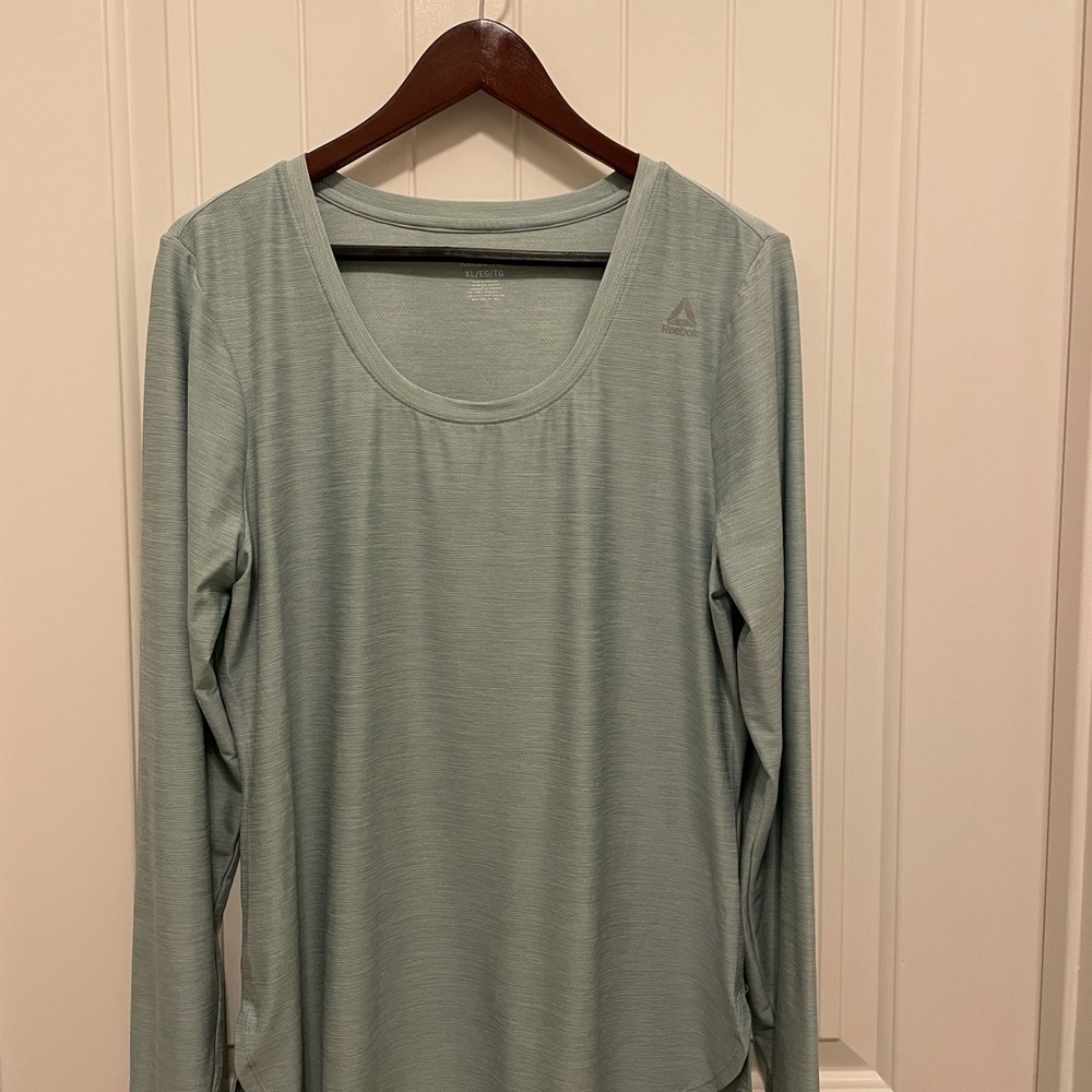 Reebok xl activewear top